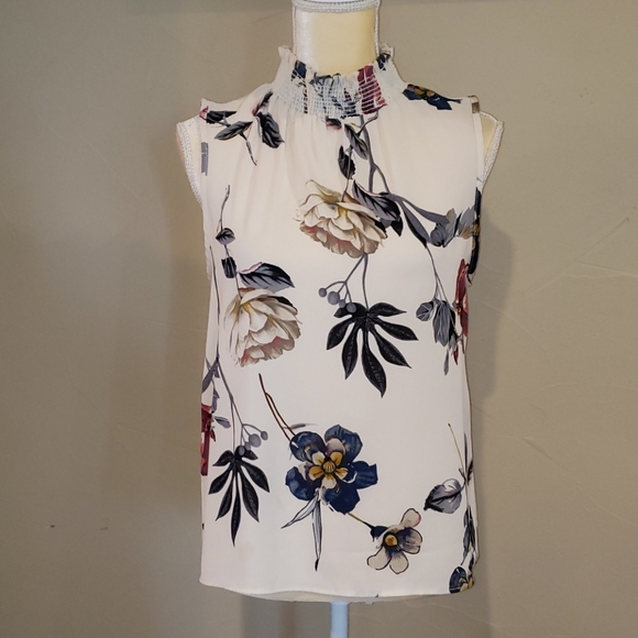 lelis Tops - Lelis high neck elastic sleeveless top